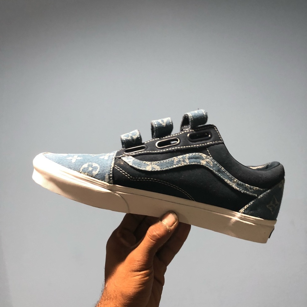 Blue suede white stitch old skool Velcro